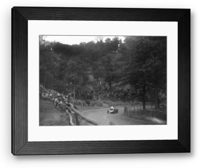 Framed Print : Raymond Mays Vauxhall-Villiers competing in the Shelsley Walsh Speed Hill Climb, Worcestershire Framed Print : Raymond Mays Vauxhall-Villiers competing in the Shelsley Walsh Speed Hill Climb, Worcestershire