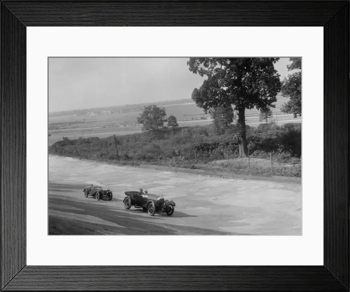 Framed Print : Bentley of FE Elgood and MG Magna of MB Watson racing at a MCC meeting, Brooklands, Surrey, 1933 Framed Print : Bentley of FE Elgood and MG Magna of MB Watson racing at a MCC meeting, Brooklands, Surrey, 1933
