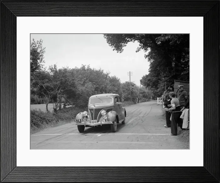 Framed Print : Ford V8 of J McEvoy, winner of a bronze award at the MCC Torquay Rally, July 1937
