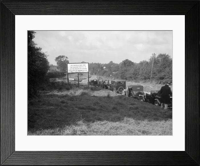 Framed Print : Cars taking part in the Bugatti Owners Club car treasure hunt, 25 October 1931. Artist Framed Print : Cars taking part in the Bugatti Owners Club car treasure hunt, 25 October 1931. Artist