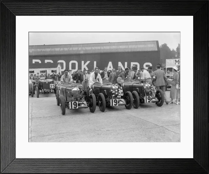 Framed Print : Three MG Magnas at the LCC Relay Grand Prix, Brooklands, Surrey, 1933. Artist: Bill Brunell