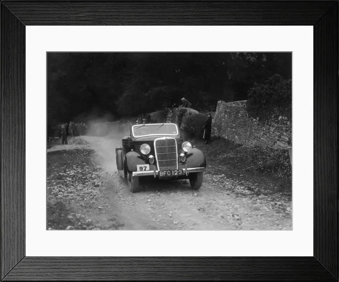 Framed Print : Ford V8 drophead competing in a motoring trial, Nailsworth Ladder, Gloucestershire, 1930s Framed Print : Ford V8 drophead competing in a motoring trial, Nailsworth Ladder, Gloucestershire, 1930s