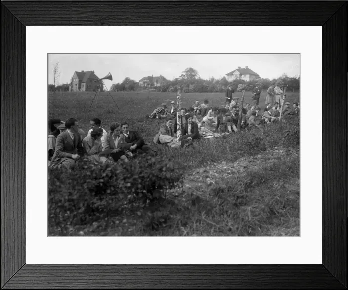 Framed Print : Spectators at the Bugatti Owners Club Hill Climb, Chalfont St Peter, Buckinghamshire, 1935 Framed Print : Spectators at the Bugatti Owners Club Hill Climb, Chalfont St Peter, Buckinghamshire, 1935