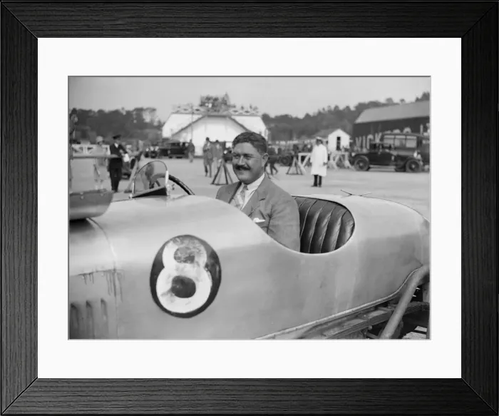 Framed Print : Tiny Scholefield with his Buick at a Surbiton Motor Club race meeting, Brooklands, Surrey, 1928