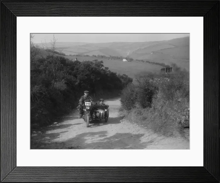 Framed Print : 499 cc Rudge-Whitworth and sidecar of E Travers, MCC Lands End Trial, Beggars Roost, Devon, 1936