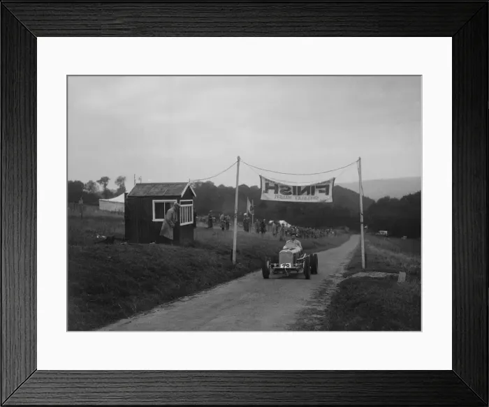 Framed Print : ERA of Raymond Mays at the finishing line of the Shelsley Walsh Hillclimb, Worcestershire, 1935 Framed Print : ERA of Raymond Mays at the finishing line of the Shelsley Walsh Hillclimb, Worcestershire, 1935