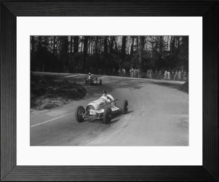 Framed Print : Riley of Hector Dobbs leading the MG Q type of Kenneth Evans, Donington Park, Leicestershire, 1935 Framed Print : Riley of Hector Dobbs leading the MG Q type of Kenneth Evans, Donington Park, Leicestershire, 1935