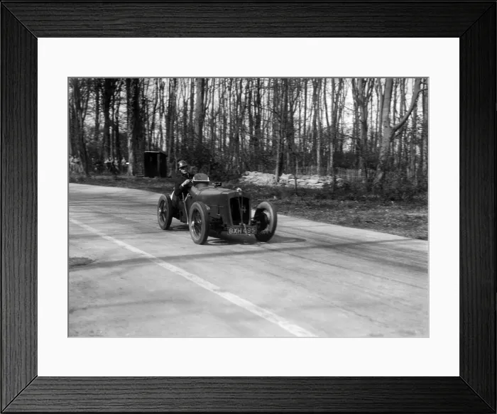 Framed Print : Ian Connells Vale Special racing at Donington Park, Leicestershire, 1935. Artist: Bill Brunell Framed Print : Ian Connells Vale Special racing at Donington Park, Leicestershire, 1935. Artist: Bill Brunell
