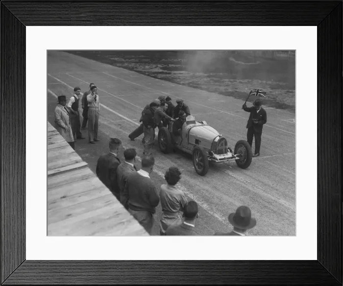 Framed Print : Bugatti Type 35B of Jock Leith at Donington Park, Leicestershire, 1935. Artist: Bill Brunell