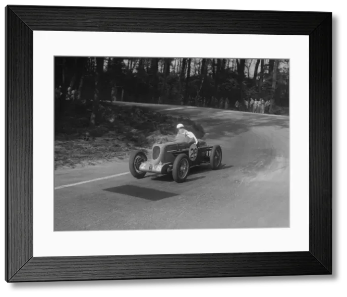 Framed Print : MG Q type of Kenneth Evans racing at Donington Park, Leicestershire, 1930s. Artist: Bill Brunell Framed Print : MG Q type of Kenneth Evans racing at Donington Park, Leicestershire, 1930s. Artist: Bill Brunell