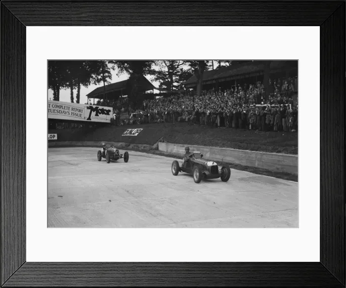 Framed Print : Maserati leading Charles Mortimers Bugatti Type 35B at Brooklands, Surrey, 1939 Framed Print : Maserati leading Charles Mortimers Bugatti Type 35B at Brooklands, Surrey, 1939