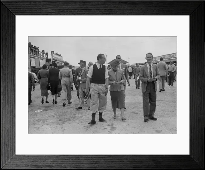 Framed Print : British racing driver Charles Mortimer at Brooklands, Surrey, 1939. Artist: Bill Brunell Framed Print : British racing driver Charles Mortimer at Brooklands, Surrey, 1939. Artist: Bill Brunell