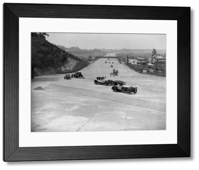 Framed Print : BARC 6-Hour Race, Brooklands, Surrey, 1929, Artist: Bill Brunell Framed Print : BARC 6-Hour Race, Brooklands, Surrey, 1929, Artist: Bill Brunell