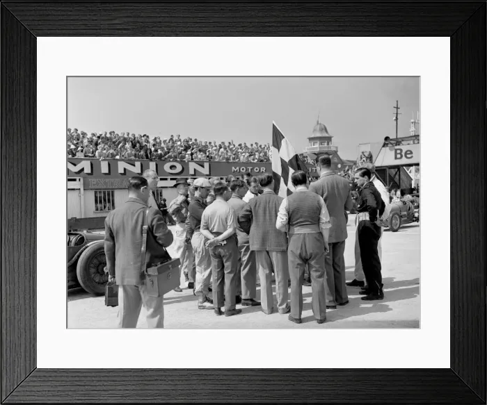 Framed Print : BRDC 500 Mile Race, Brooklands, 1937. Artist: Bill Brunell Framed Print : BRDC 500 Mile Race, Brooklands, 1937. Artist: Bill Brunell