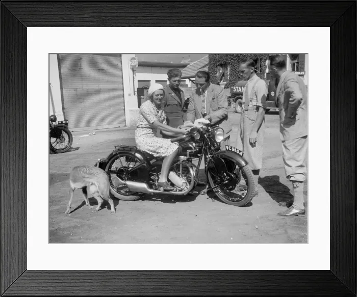 Framed Print : Betty Lemitte on a 499 cc Rudge Ulster motorcycle, 1930s. Artist: Bill Brunell Framed Print : Betty Lemitte on a 499 cc Rudge Ulster motorcycle, 1930s. Artist: Bill Brunell