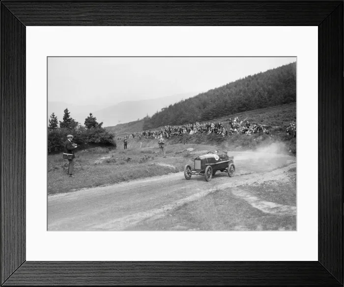 Framed Print : Gwynne of FJ Boshier-Jones competing in the Caerphilly Hillclimb, Wales, 1923. Artist: Bill Brunell Framed Print : Gwynne of FJ Boshier-Jones competing in the Caerphilly Hillclimb, Wales, 1923. Artist: Bill Brunell