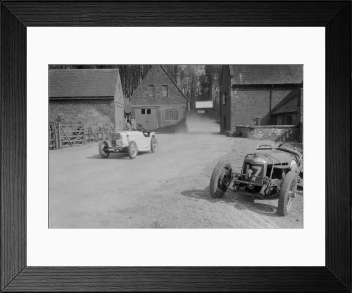Framed Print : Singer of JR Baker and Riley Brooklands of CA Richardson, Donington Park, Leicestershire, 1933
