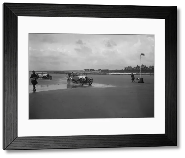 Framed Print : Bentley of ER Insole and Austin of RW Thomas competing in the Porthcawl Speed Trials, Wales, 1922 Framed Print : Bentley of ER Insole and Austin of RW Thomas competing in the Porthcawl Speed Trials, Wales, 1922