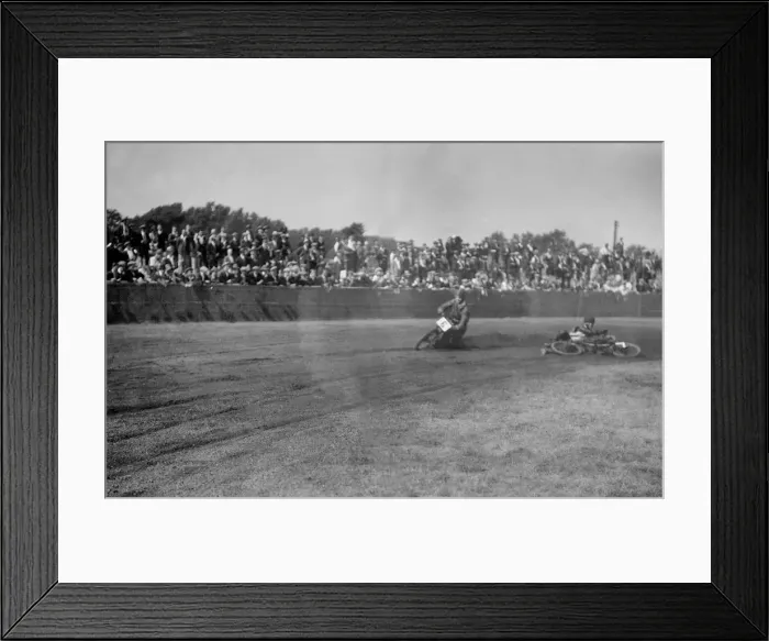 Framed Print : Speedway race at Lea Bridge Stadium, Leyton, London, 1928. Artist: Bill Brunell Framed Print : Speedway race at Lea Bridge Stadium, Leyton, London, 1928. Artist: Bill Brunell
