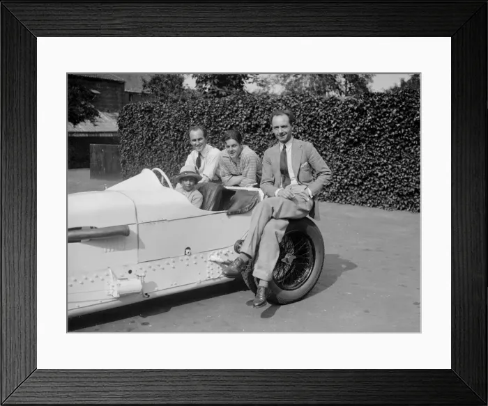 Framed Print : Raymond Mays with his Vauxhall-Villiers, c1930s. Artist: Bill Brunell Framed Print : Raymond Mays with his Vauxhall-Villiers, c1930s. Artist: Bill Brunell