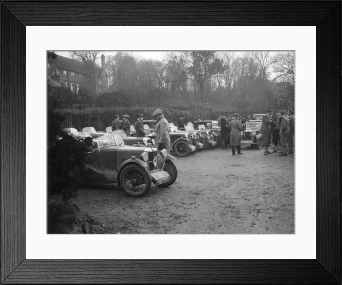 Framed Print : Various MGs outside the Kings Arms, Berkhamsted, Hertfordshire, during the MG Car Club Trial