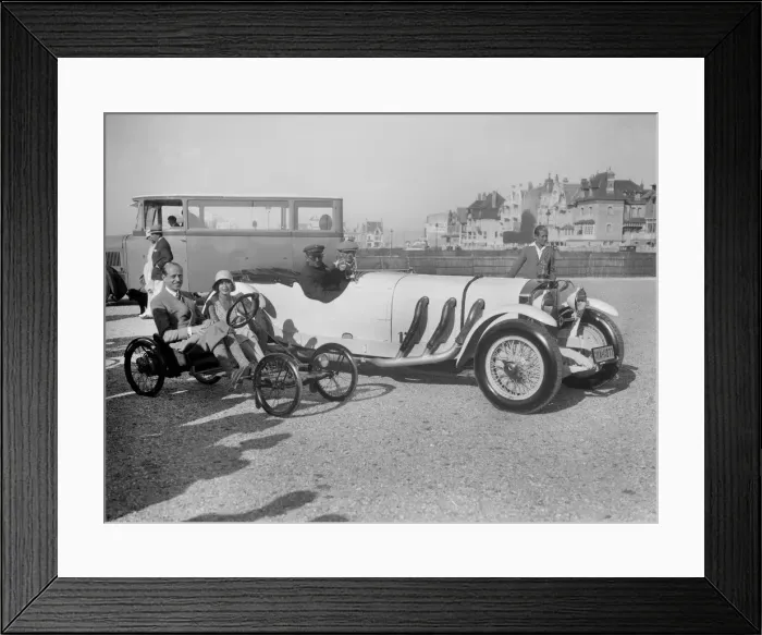 Framed Print : Mercedes-Benz SS open 4-seater of Baron Wenzel-Mosau and Auto Red Bug, Boulogne Motor Week, 1928 Framed Print : Mercedes-Benz SS open 4-seater of Baron Wenzel-Mosau and Auto Red Bug, Boulogne Motor Week, 1928