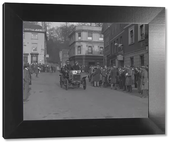 1898 Daimler 6hp of DM Copley taking part in the London-Brighton Run, Reigate, Surrey, 1928