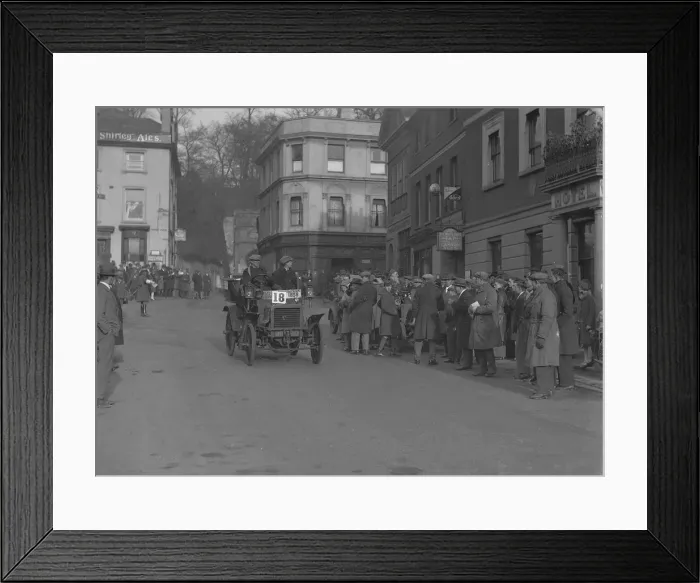 Framed Print : 1898 Daimler 6hp of DM Copley taking part in the London-Brighton Run, Reigate, Surrey, 1928 Framed Print : 1898 Daimler 6hp of DM Copley taking part in the London-Brighton Run, Reigate, Surrey, 1928