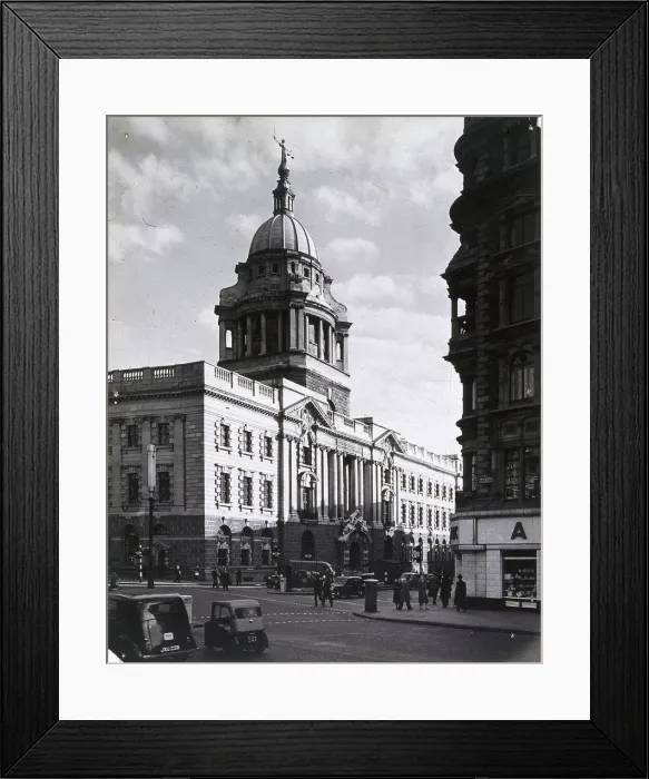 Framed Print : Old Bailey, Central Criminal Court, London, c1941 Framed Print : Old Bailey, Central Criminal Court, London, c1941
