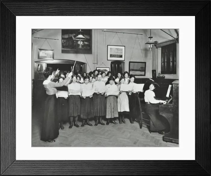 Framed Print : Singing class, Laxon Street Evening Institute for Women, London, 1914 Framed Print : Singing class, Laxon Street Evening Institute for Women, London, 1914