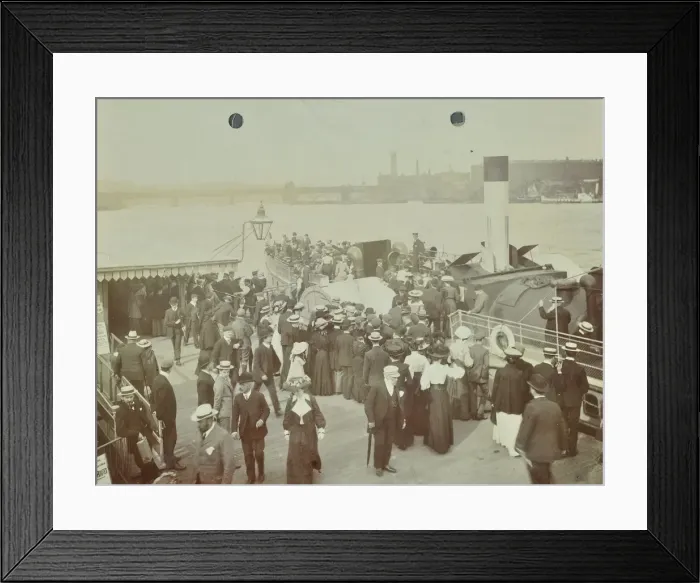 Framed Print : Passengers boarding the London Steamboat Service, River Thames, London, 1905 Framed Print : Passengers boarding the London Steamboat Service, River Thames, London, 1905