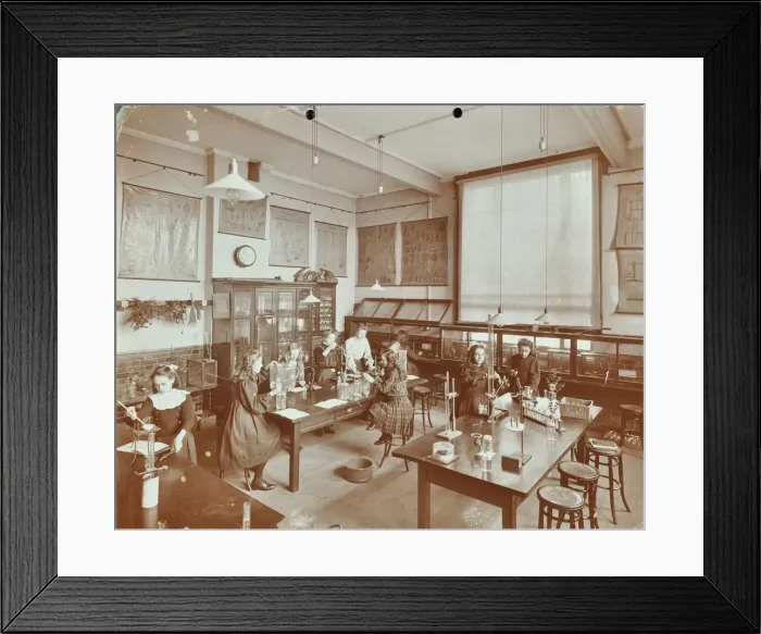 Framed Print : Science class, Aristotle Road Girls School, Clapham, London, 1908 Framed Print : Science class, Aristotle Road Girls School, Clapham, London, 1908