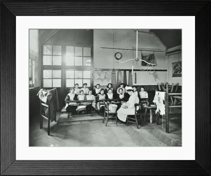 Framed Print : Housewifery lesson, Childeric Road School, Deptford, London, 1908 Framed Print : Housewifery lesson, Childeric Road School, Deptford, London, 1908