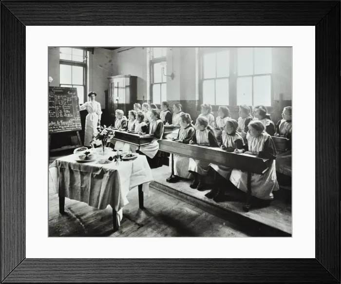 Framed Print : Cookery class, Gopsall Street School, Shoreditch, London, 1908 Framed Print : Cookery class, Gopsall Street School, Shoreditch, London, 1908