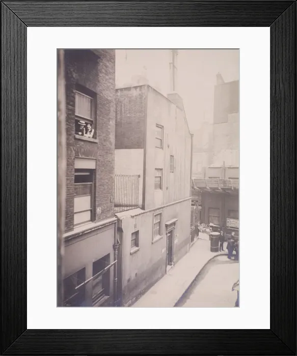 Framed Print : Angel Court, London, 1911 Framed Print : Angel Court, London, 1911
