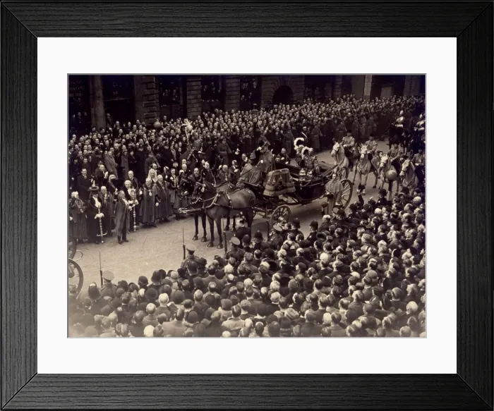 Framed Print : View showing part of the Jubilee Procession of King George V and Queen Mary, May 6 1935 Framed Print : View showing part of the Jubilee Procession of King George V and Queen Mary, May 6 1935