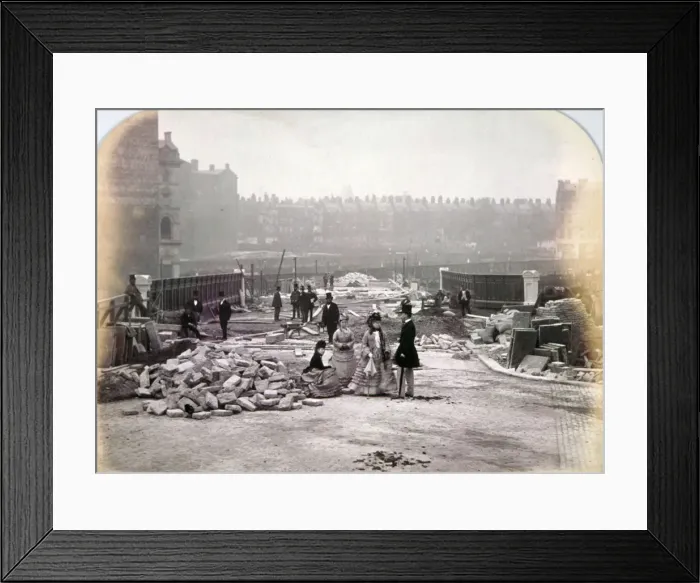 Framed Print : View of figures on Holborn Viaduct during its construction, City of London, 1870 Framed Print : View of figures on Holborn Viaduct during its construction, City of London, 1870