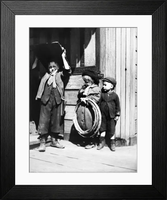 Framed Print : Bargee children, London, c1905