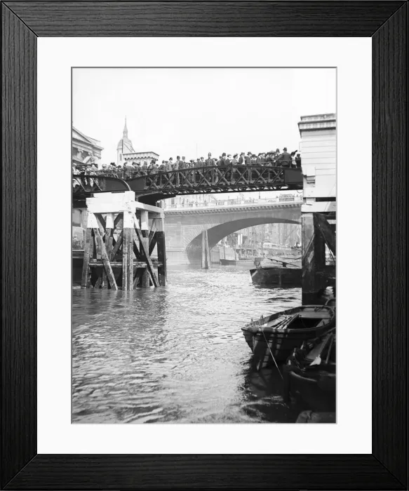 Framed Print : Passengers for the river bus service on the footbridge to London Bridge Pier, London, c1905 Framed Print : Passengers for the river bus service on the footbridge to London Bridge Pier, London, c1905