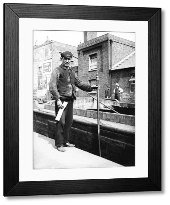 Framed Print : Grand Union Canal lock keeper, c1905 Framed Print : Grand Union Canal lock keeper, c1905
