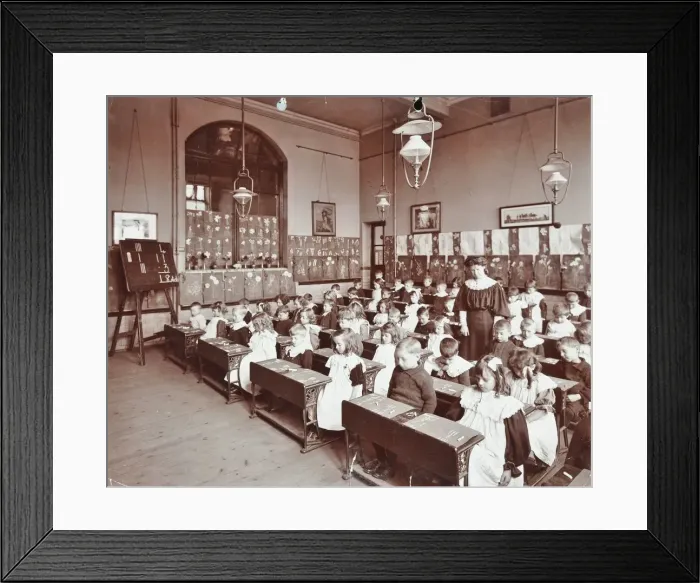 Framed Print : Numeracy lesson using sticks, Hugh Myddelton School, Finsbury, London, 1906 Framed Print : Numeracy lesson using sticks, Hugh Myddelton School, Finsbury, London, 1906