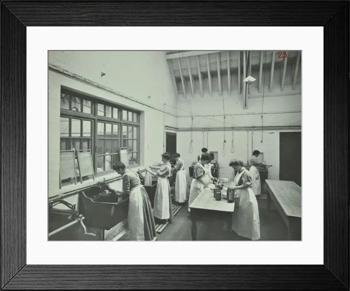 Framed Print : The washing room, Battersea Polytechnic, London, 1907 Framed Print : The washing room, Battersea Polytechnic, London, 1907