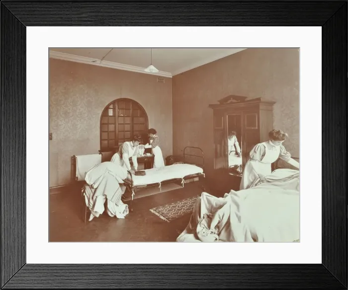 Framed Print : Housewifery students, Battersea Polytechnic, London, 1907 Framed Print : Housewifery students, Battersea Polytechnic, London, 1907