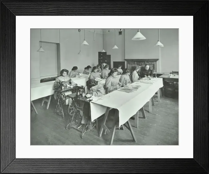 Framed Print : Corset making class, Bloomsbury Trade School for Girls, London, 1911 Framed Print : Corset making class, Bloomsbury Trade School for Girls, London, 1911