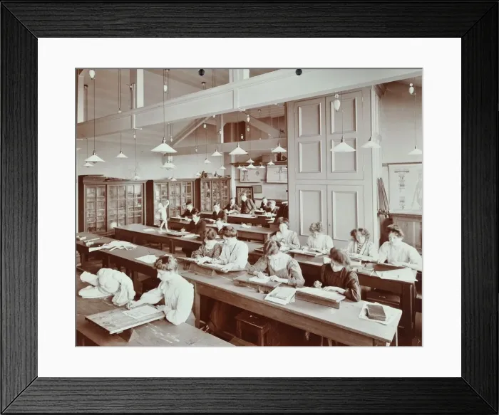Framed Print : Book illustration class, Camberwell School of Arts and Crafts, Southwark, London, 1907 Framed Print : Book illustration class, Camberwell School of Arts and Crafts, Southwark, London, 1907