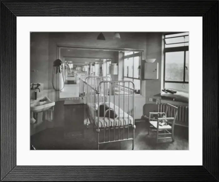 Framed Print : Childrens isolation wards, Brook General Hospital, London, 1948 Framed Print : Childrens isolation wards, Brook General Hospital, London, 1948