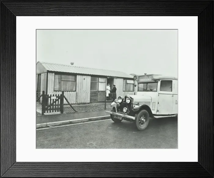 Framed Print : Ambulance delivering a cylinder of gas, Woolwich, London, 1946