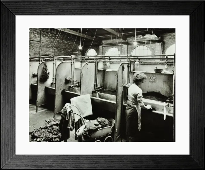 Framed Print : Boundary Street Area Laundry, Bethnal Green, London, 1964 Framed Print : Boundary Street Area Laundry, Bethnal Green, London, 1964