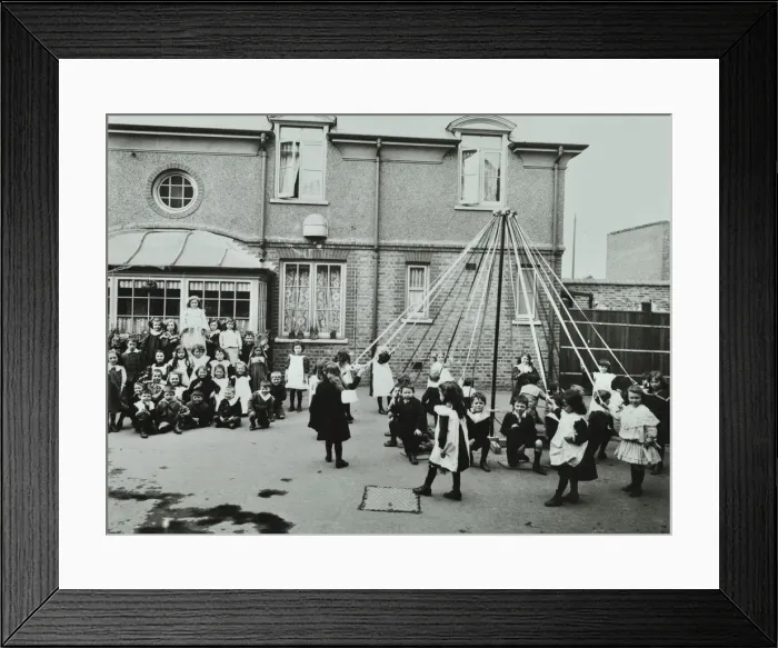 Framed Print : Children performing a maypole drill, Southfields Infants School, Wandsworth, London, 1906 Framed Print : Children performing a maypole drill, Southfields Infants School, Wandsworth, London, 1906