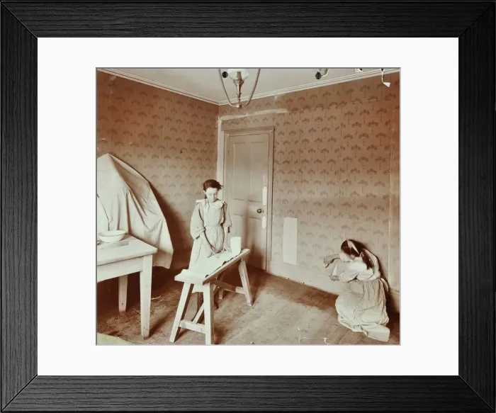 Framed Print : Housewifery lesson, Denmark Hill School, Dulwich, London, 1908 Framed Print : Housewifery lesson, Denmark Hill School, Dulwich, London, 1908